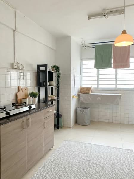 426 Clementi Avenue 3, 426 Clementi Avenue 3, 2 Bedrooms, 721 sqft, HDB Flat For Sale, by Wendy Ong, 500066522 - Kitchen - PropertyGuru.com.sg