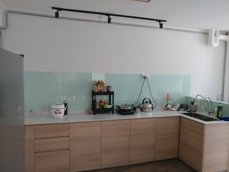 339 Hougang Avenue 7, 339 Hougang Avenue 7, Room Rental, 200 sqft, HDB Flat For Rent, by Dylan Chan, 500066526 - Kitchen - PropertyGuru.com.sg