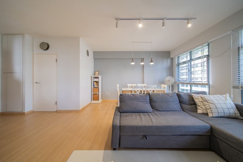618A Tampines Street 61 HDB Flat For Sale at S$ 880,000 | PropertyGuru Singapore - Living Room