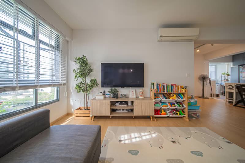 618A Tampines Street 61 HDB Flat For Sale at S$ 880,000 | PropertyGuru Singapore - Living Room