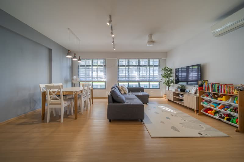 618A Tampines Street 61 HDB Flat For Sale at S$ 880,000 | PropertyGuru Singapore - Living Room