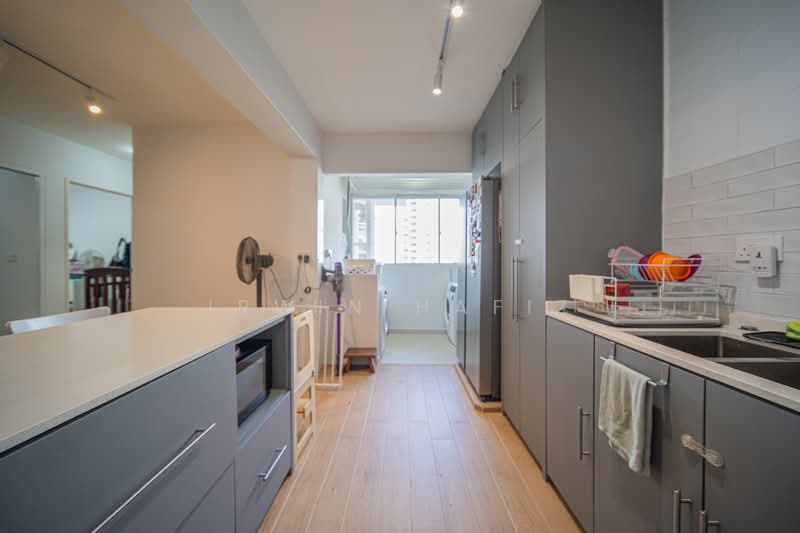 618A Tampines Street 61 HDB Flat For Sale at S$ 880,000 | PropertyGuru Singapore - Kitchen