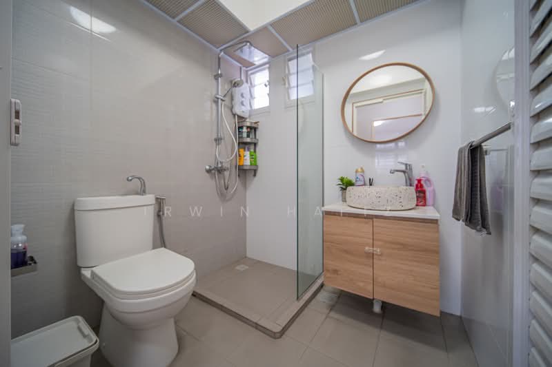 618A Tampines Street 61 HDB Flat For Sale at S$ 880,000 | PropertyGuru Singapore - Bathroom