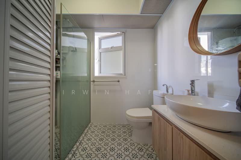 618A Tampines Street 61 HDB Flat For Sale at S$ 880,000 | PropertyGuru Singapore - Bathroom