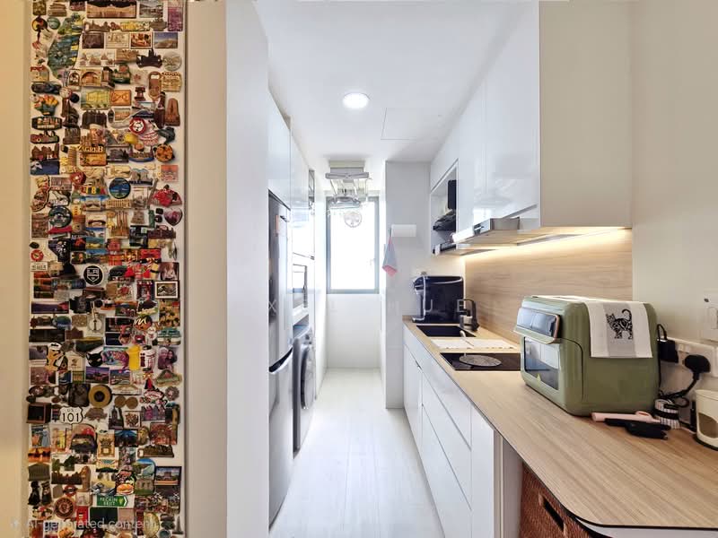 Skies Miltonia Condominium For Sale at S$ 980,000 | PropertyGuru Singapore - Kitchen