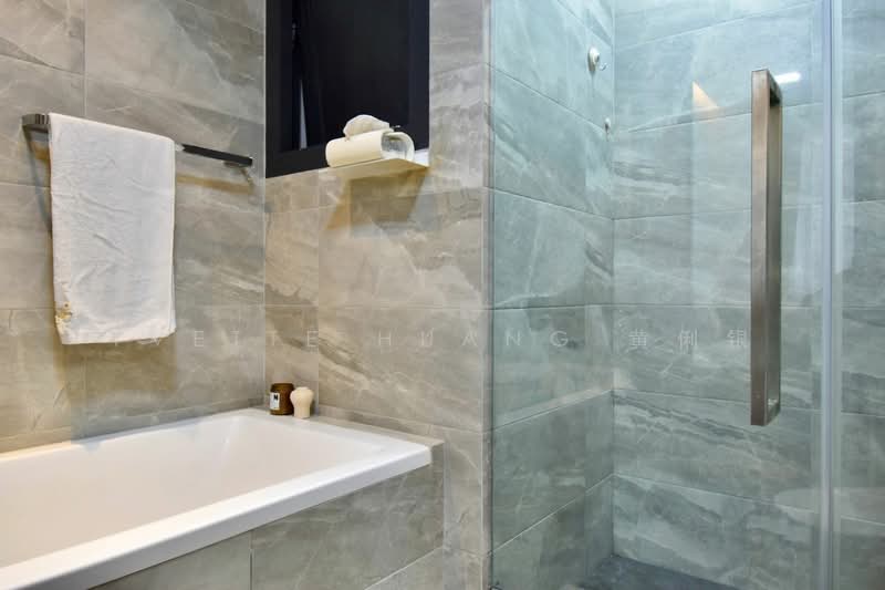 River Place Condominium For Sale at S$ 2,450,000 | PropertyGuru Singapore - Bathroom