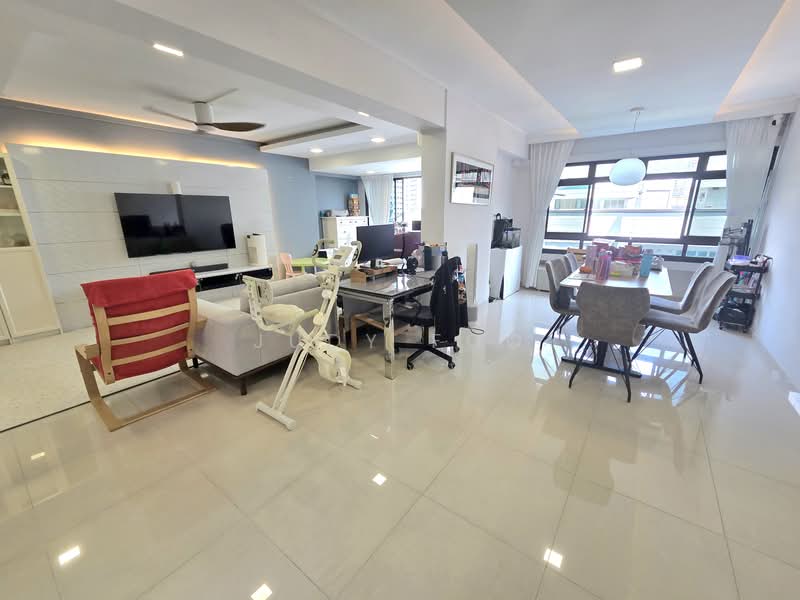 520 Jelapang Road HDB Flat For Sale at S$ 980,000 | PropertyGuru Singapore - Living Room
