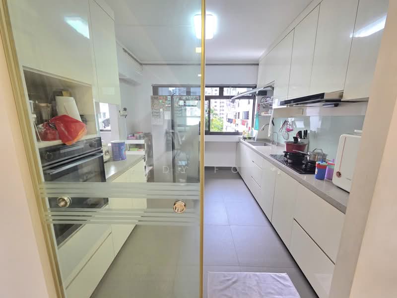 520 Jelapang Road HDB Flat For Sale at S$ 980,000 | PropertyGuru Singapore - Kitchen