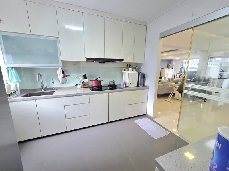 520 Jelapang Road HDB Flat For Sale at S$ 980,000 | PropertyGuru Singapore - Kitchen