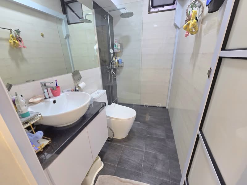 520 Jelapang Road HDB Flat For Sale at S$ 980,000 | PropertyGuru Singapore - Bathroom