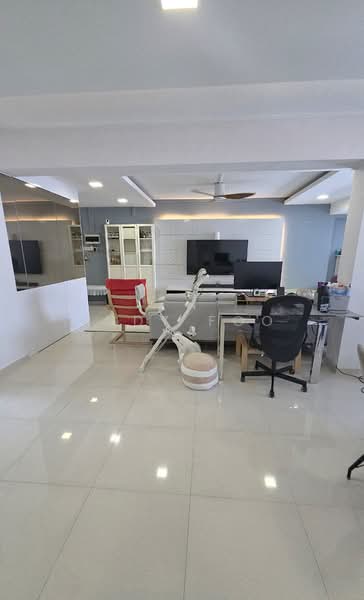 520 Jelapang Road HDB Flat For Sale at S$ 980,000 | PropertyGuru Singapore - Living Room