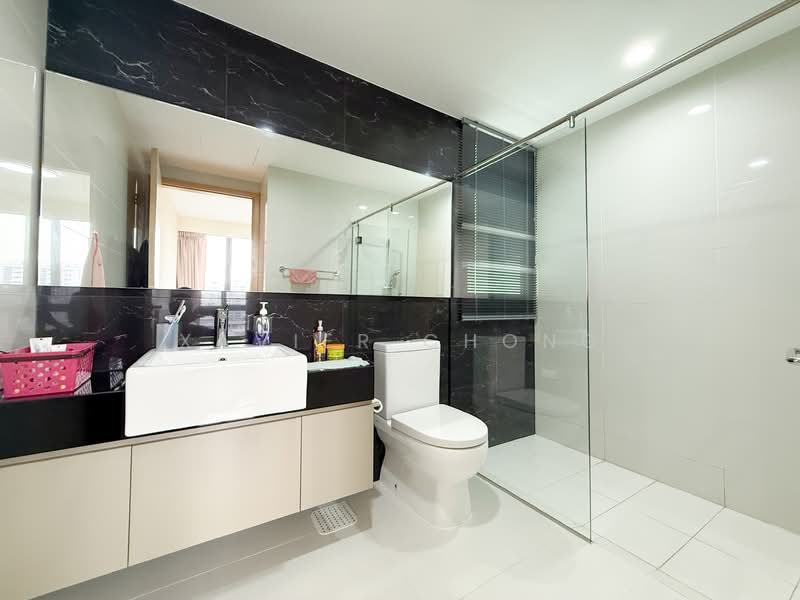 Esparina Residences, 123 Compassvale Bow, 3 Bedrooms, 1,001 sqft, Executive Condominium For Rent, by Xavier Chong, 500066552 - Bathroom - PropertyGuru.com.sg