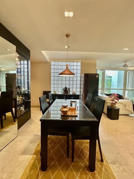 Changi Rise Condo Condominium For Sale at S$ 1,480,000 | PropertyGuru Singapore - Dining room 