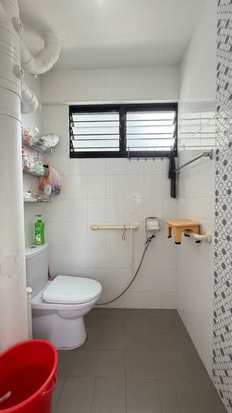406 Hougang Avenue 10, 406 Hougang Avenue 10, 3 Bedrooms, 980 sqft, HDB Flat For Sale, by Patrick Chee, 500066558 - Bathroom - PropertyGuru.com.sg