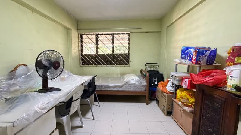406 Hougang Avenue 10, 406 Hougang Avenue 10, 3 Bedrooms, 980 sqft, HDB Flat For Sale, by Patrick Chee, 500066558 - Bedroom - PropertyGuru.com.sg