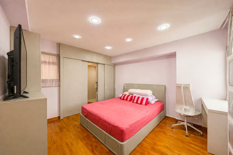 405A Fernvale Lane HDB Flat For Sale at S$ 698,000 | PropertyGuru Singapore - Bedroom