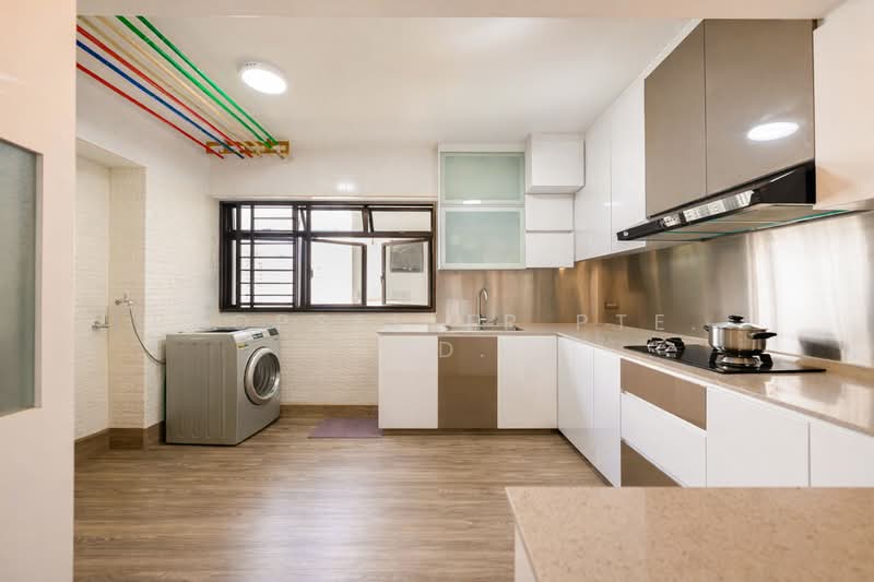 405A Fernvale Lane HDB Flat For Sale at S$ 698,000 | PropertyGuru Singapore - Kitchen