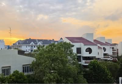 For Rent - 77 @ East Coast