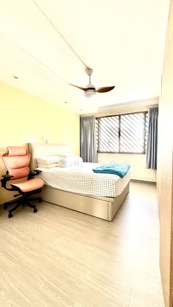 404 Fajar Road HDB Flat For Sale at S$ 588,000 | PropertyGuru Singapore - Bedroom