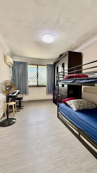 404 Fajar Road HDB Flat For Sale at S$ 588,000 | PropertyGuru Singapore - Bedroom