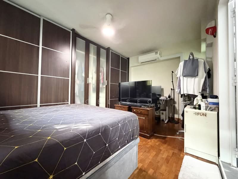 157B Rivervale Crescent HDB Flat For Sale at S$ 618,000 | PropertyGuru Singapore - Master Bedroom