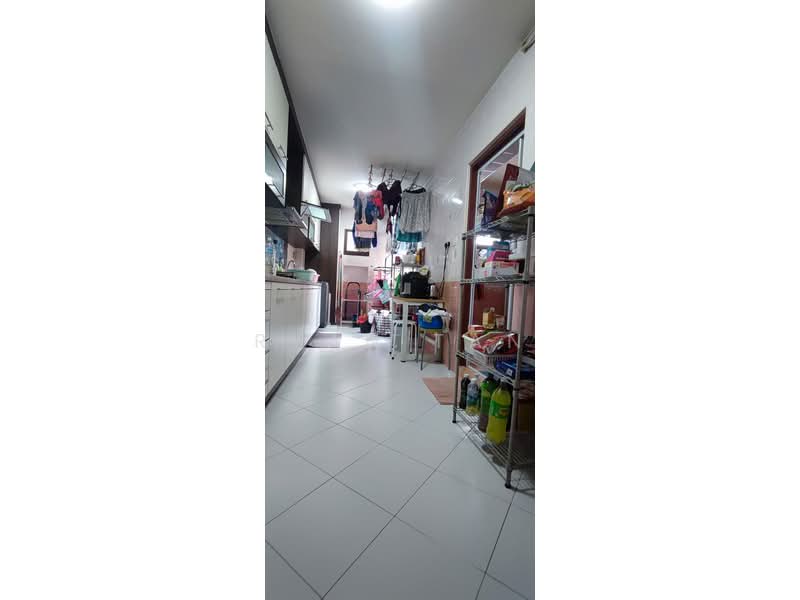 624 Senja Road HDB Flat For Sale at S$ 640,000 | PropertyGuru Singapore - Kitchen