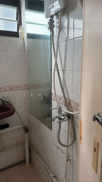 3 Ghim Moh Road, 3 Ghim Moh Road, Room Rental, 150 sqft, HDB Flat For Rent, by Jane Lim S C, 500066583 - Bathroom - PropertyGuru.com.sg