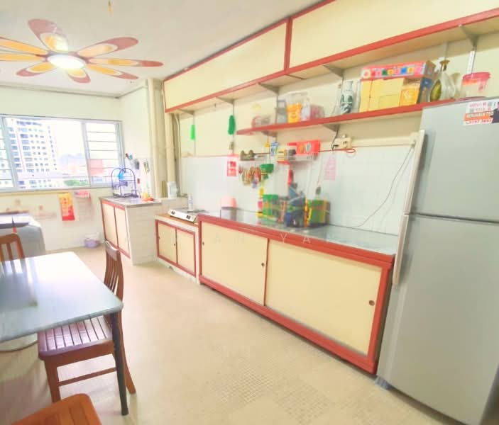 120 Geylang East Central, 120 Geylang East Central, 3 Bedrooms, 980 sqft, HDB Flat For Rent, by Adrian Yang, 500066588 - Kitchen - PropertyGuru.com.sg