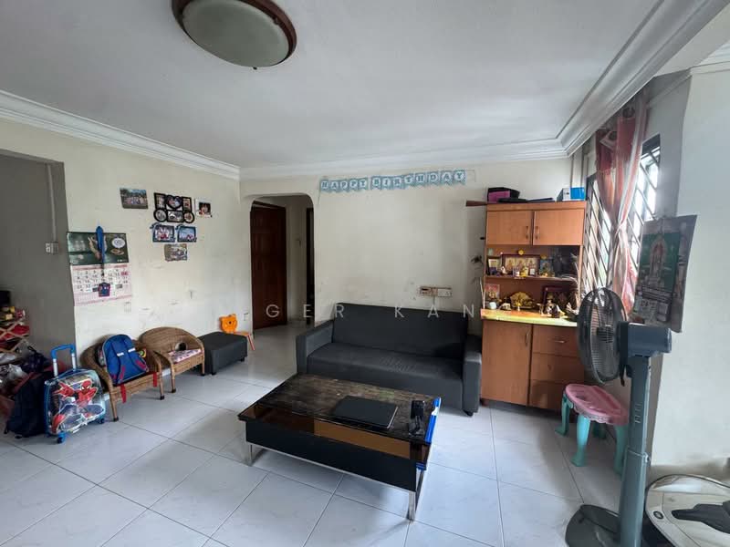 265 Bukit Batok East Avenue 4, 265 Bukit Batok East Avenue 4, 3 Bedrooms, 1,001 sqft, HDB Flat For Rent, by Roger Kang, 500066590 - Living Room - PropertyGuru.com.sg