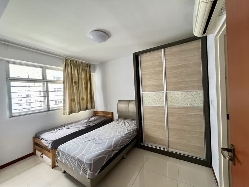 671A Yishun Avenue 4, 671A Yishun Avenue 4, 2 Bedrooms, 721 sqft, HDB Flat For Rent, by Shirley Koh, 500066601 - Bedroom - PropertyGuru.com.sg