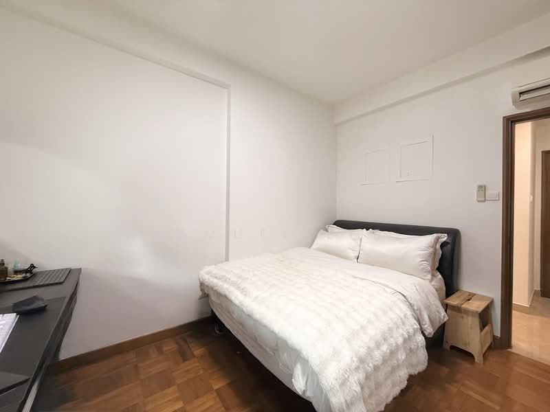 Spring Grove, 53 Grange Road, 2 Bedrooms, 1,012 sqft, Condominium For Rent, by Samuel Lee, 500066603 - Common Bedroom - PropertyGuru.com.sg