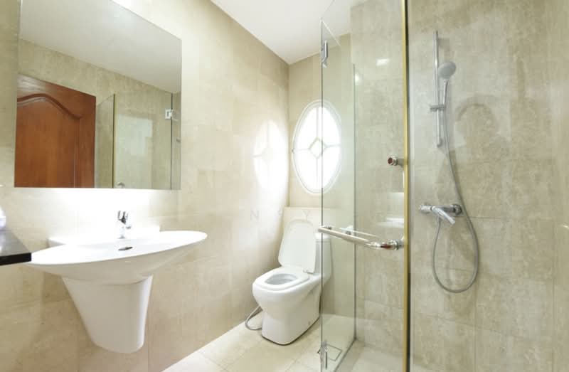 Gentle Villas, Gentle Drive, 5 Bedrooms, 7,382 sqft, Semi-Detached House For Rent, by Kensy ., 500066618 - Bathroom - PropertyGuru.com.sg