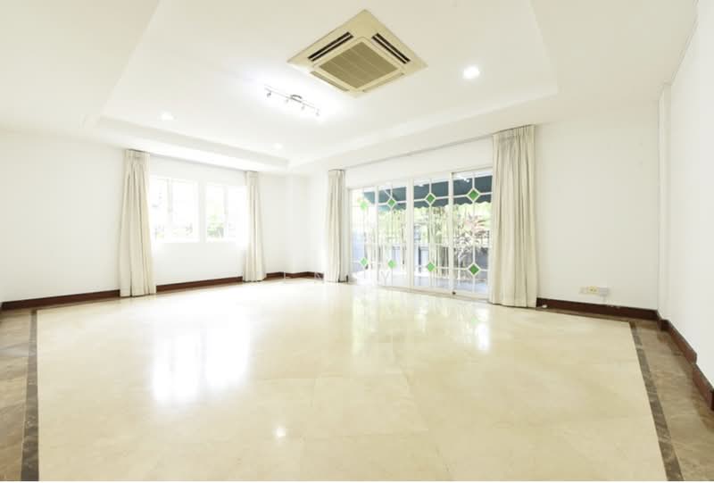 Gentle Villas, Gentle Drive, 5 Bedrooms, 7,382 sqft, Semi-Detached House For Rent, by Kensy ., 500066618 - Living Room - PropertyGuru.com.sg