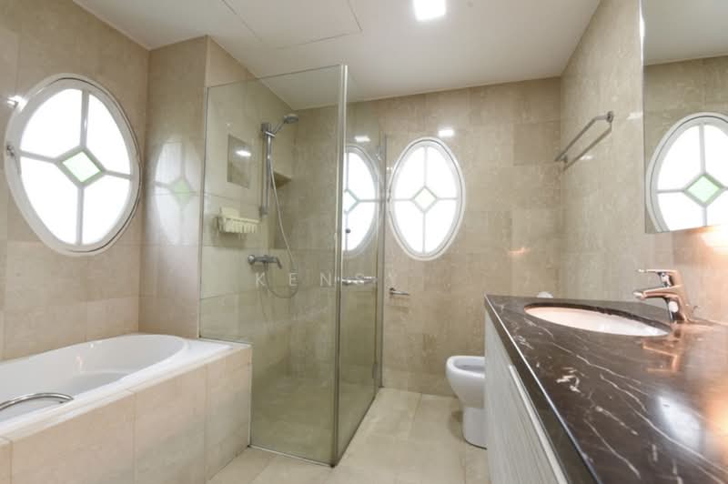 Gentle Villas, Gentle Drive, 5 Bedrooms, 7,382 sqft, Semi-Detached House For Rent, by Kensy ., 500066618 - Bathroom - PropertyGuru.com.sg