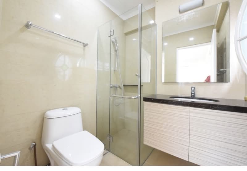 Gentle Villas, Gentle Drive, 5 Bedrooms, 7,382 sqft, Semi-Detached House For Rent, by Kensy ., 500066618 - Bathroom - PropertyGuru.com.sg