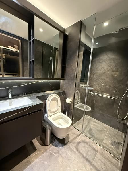 Hyll on Holland Condominium For Sale at S$ 1,918,888 | PropertyGuru Singapore - Bathroom