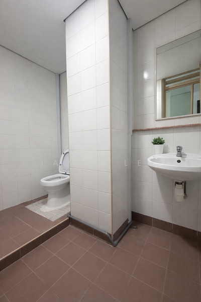 Fernwood Towers, 24 Fernwood Terrace, Room Rental, 100 sqft, Condominium For Rent, by James Lee, 500066620 - Bathroom - PropertyGuru.com.sg