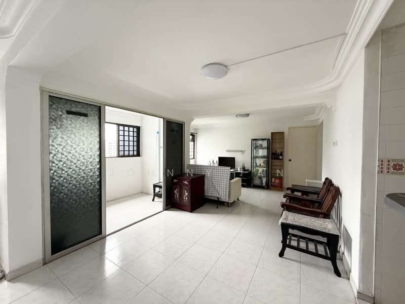 175 Woodlands Street 13, 175 Woodlands Street 13, Room Rental, 150 sqft, HDB Flat For Rent, by Johnny Tan, 500066623 - Living Room - PropertyGuru.com.sg