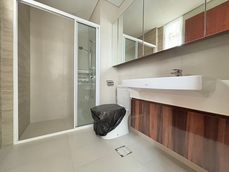Rezi 26 Condominium For Sale at S$ 1,220,000 | PropertyGuru Singapore - Bathroom