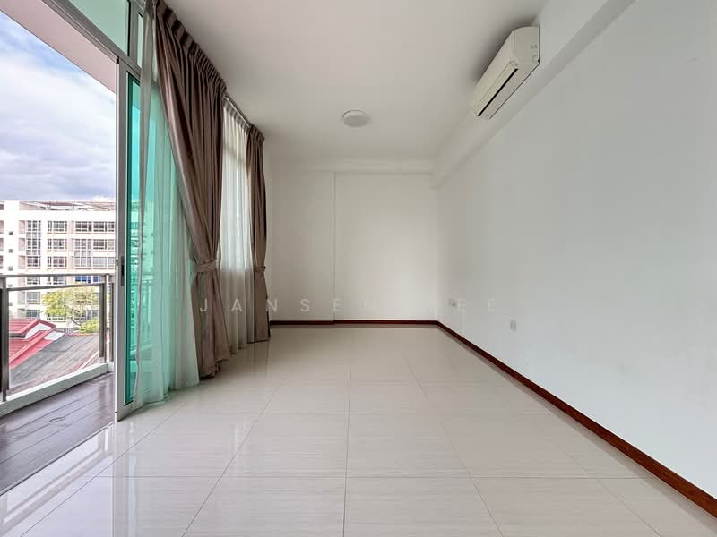 Rezi 26 Condominium For Sale at S$ 1,220,000 | PropertyGuru Singapore - Balcony