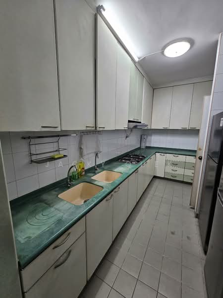 Fernwood Towers, 28 Fernwood Terrace, Room Rental, 100 sqft, Condominium For Rent, by Jacky Quek, 500066635 - Kitchen - PropertyGuru.com.sg