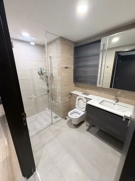 Sims Urban Oasis, 2 Sims Drive, 3 Bedrooms, 1,023 sqft, Condominium For Rent, by Sandra Loke, 500066637 - Bathroom - PropertyGuru.com.sg