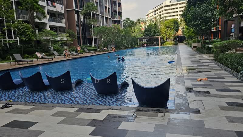 Sims Urban Oasis, 2 Sims Drive, 3 Bedrooms, 1,023 sqft, Condominium For Rent, by Sandra Loke, 500066637 - Pool - PropertyGuru.com.sg