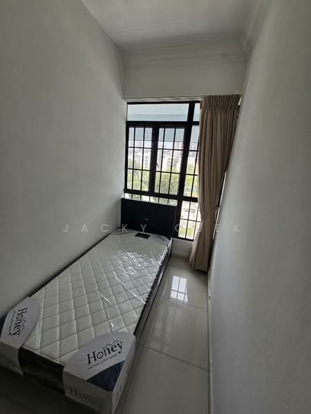Fernwood Towers, 28 Fernwood Terrace, Room Rental, 80 sqft, Condominium For Rent, by Jacky Quek, 500066639 - Bedroom - PropertyGuru.com.sg