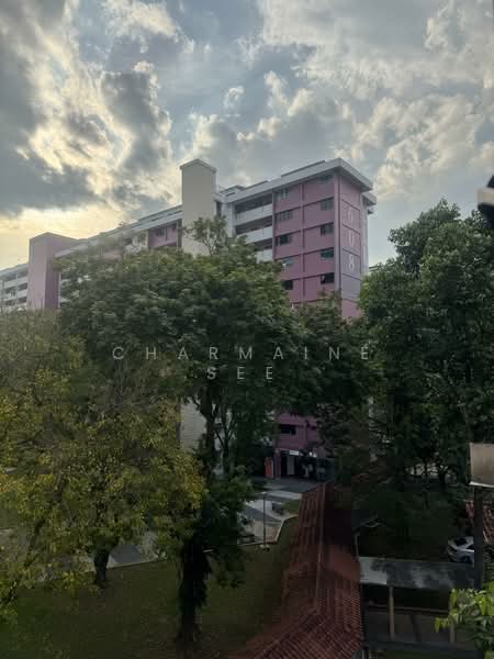 612 Ang Mo Kio Avenue 4 HDB Flat For Sale at S$ 550,000 | PropertyGuru Singapore - Exterior