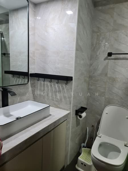 Regentville, 12 Hougang Street 92, Hougang / Punggol / Sengkang, 3 Bedrooms, 1,152 sqft, Condominium For Sale, by Kavin Kuah, 500066655 - Bathroom - PropertyGuru.com.sg