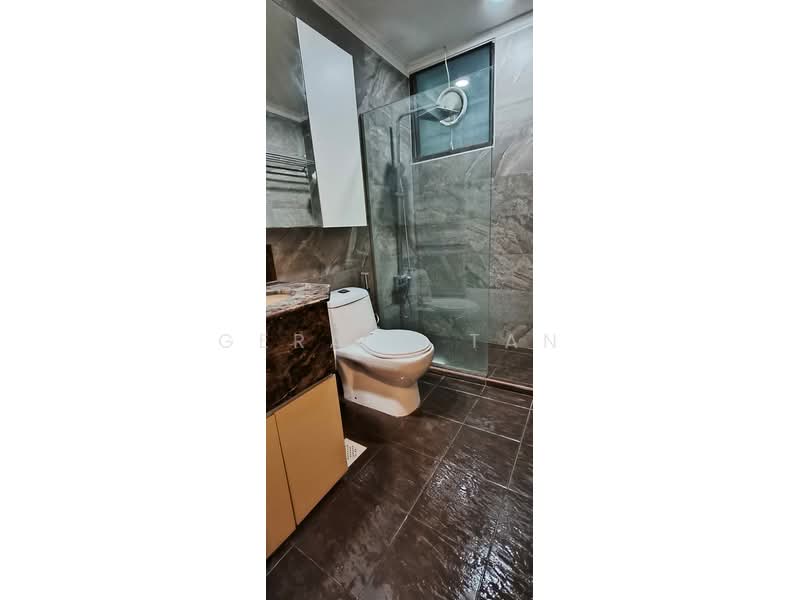 Parc Oasis, 35 Jurong East Avenue 1, Room Rental, 120 sqft, Condominium For Rent, by Gerald Tan, 500066656 - Bathroom - PropertyGuru.com.sg