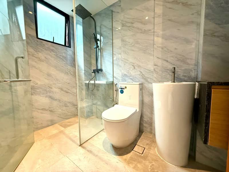 Sembawang Hills Estate, Jalan Batai, 1 Bedroom, 600 sqft, Terraced House For Rent, by Chris Tan, 500066659 - Bathroom - PropertyGuru.com.sg