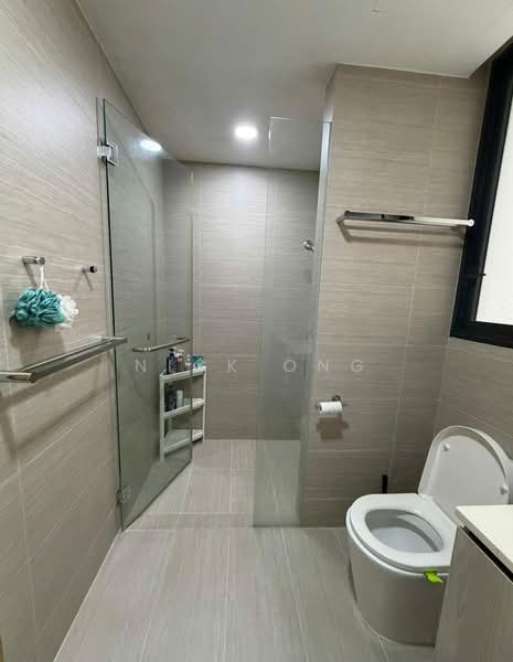 Westwood Residences EC Executive Condominium For Sale at S$ 1,400,000 | PropertyGuru Singapore - Master Bath