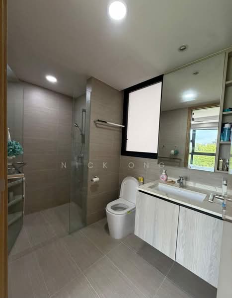 Westwood Residences EC Executive Condominium For Sale at S$ 1,400,000 | PropertyGuru Singapore - Master Bath
